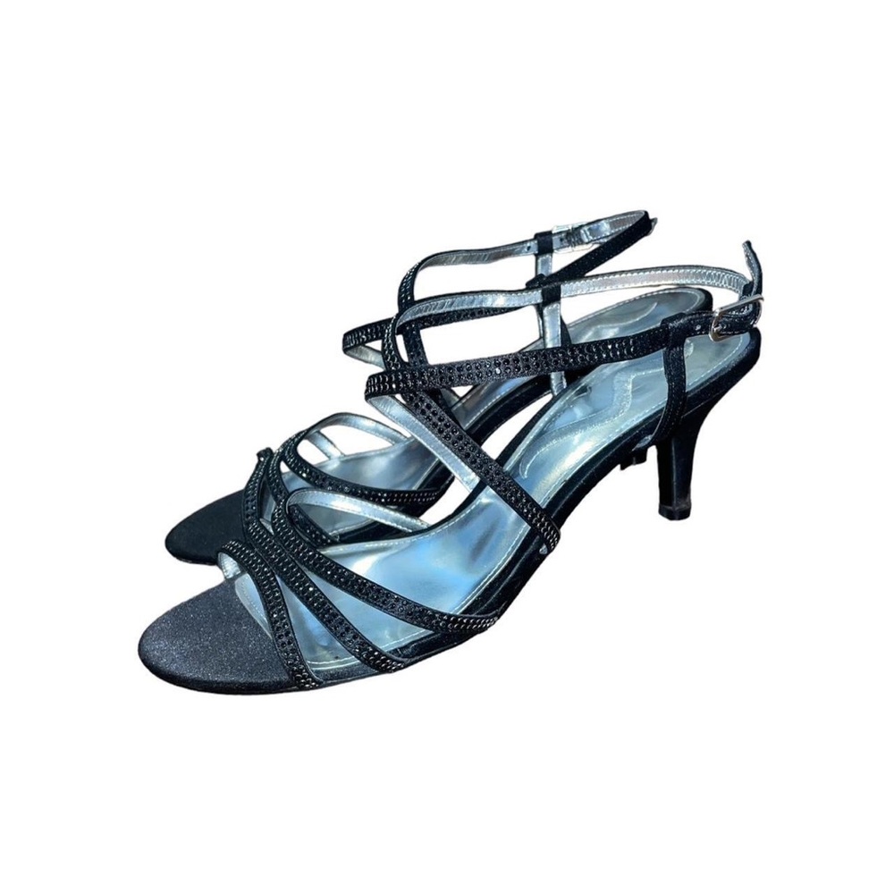 Kitten heels
